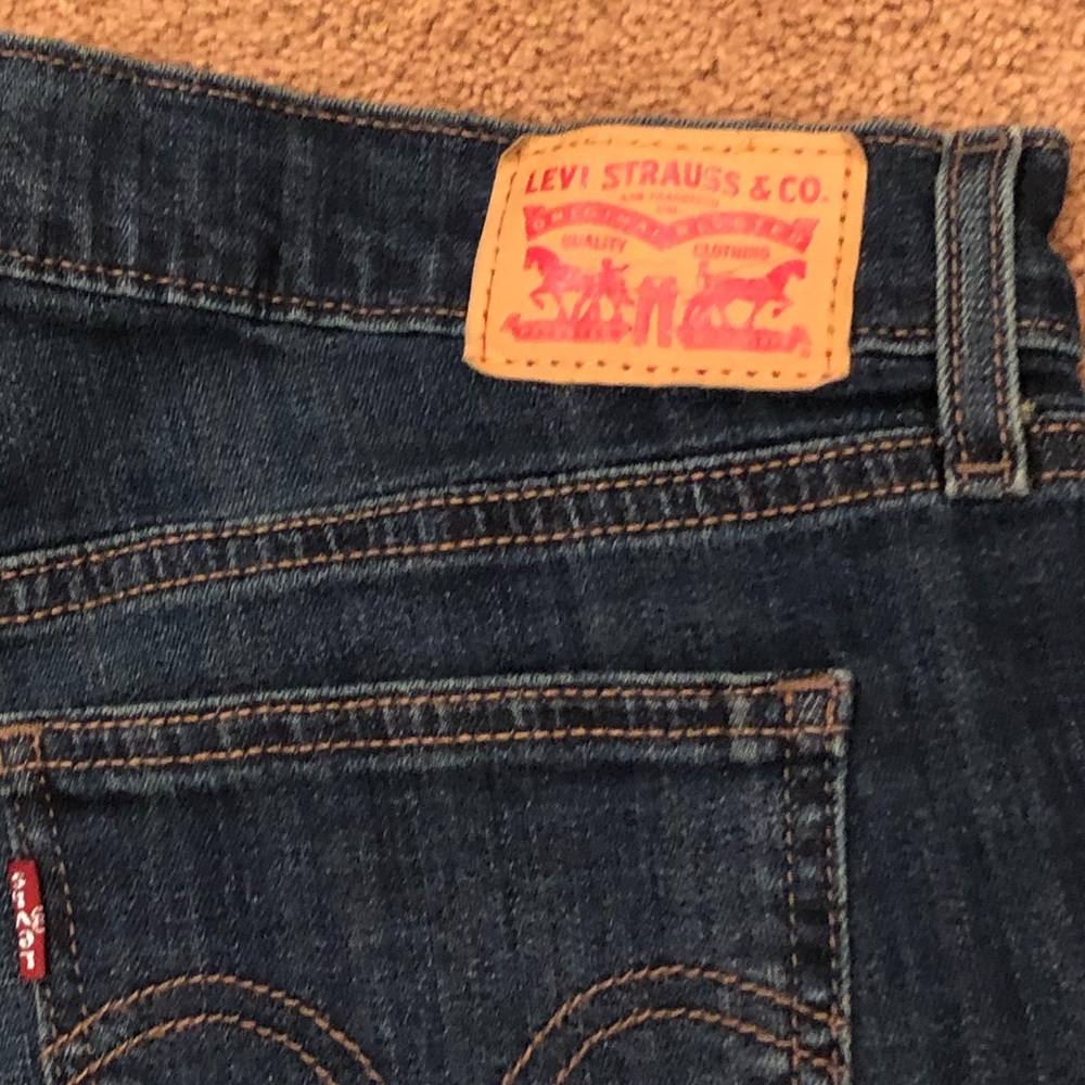 Levi’s Dark Wash Denim Shorts - Picture 4 of 5